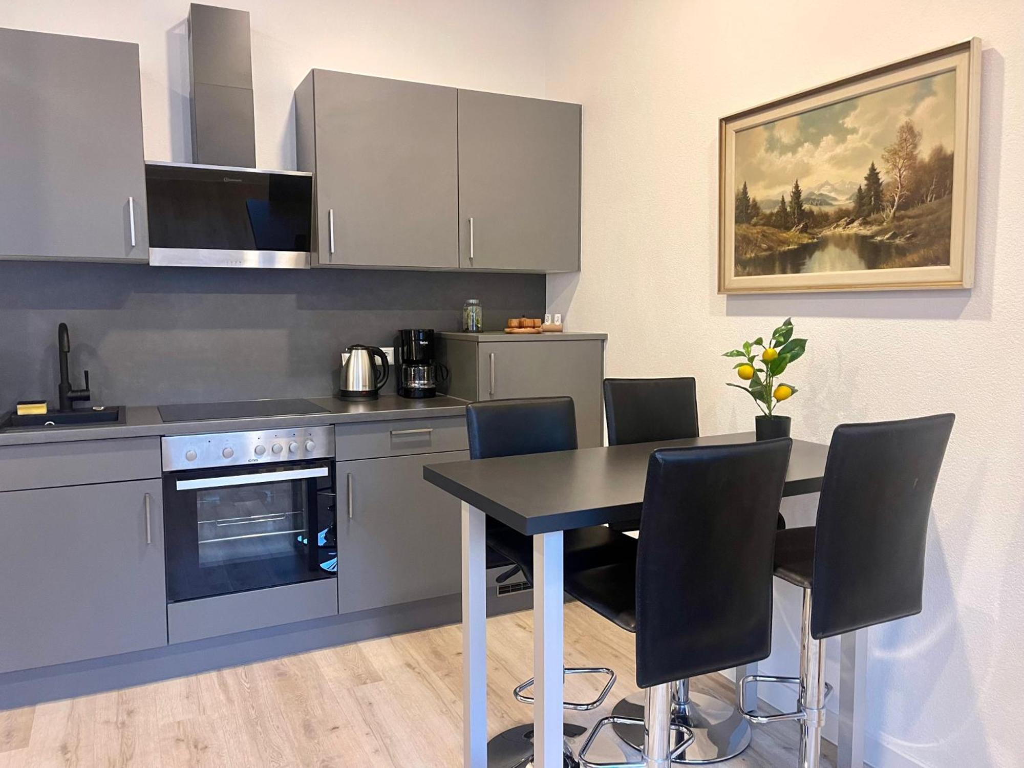 Neu Schwarzwald Zimmer Am Schloessle Goldstadt Pforzheim Exterior foto